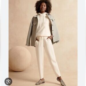 Banana Republic Off-White fleece Jogger Pants